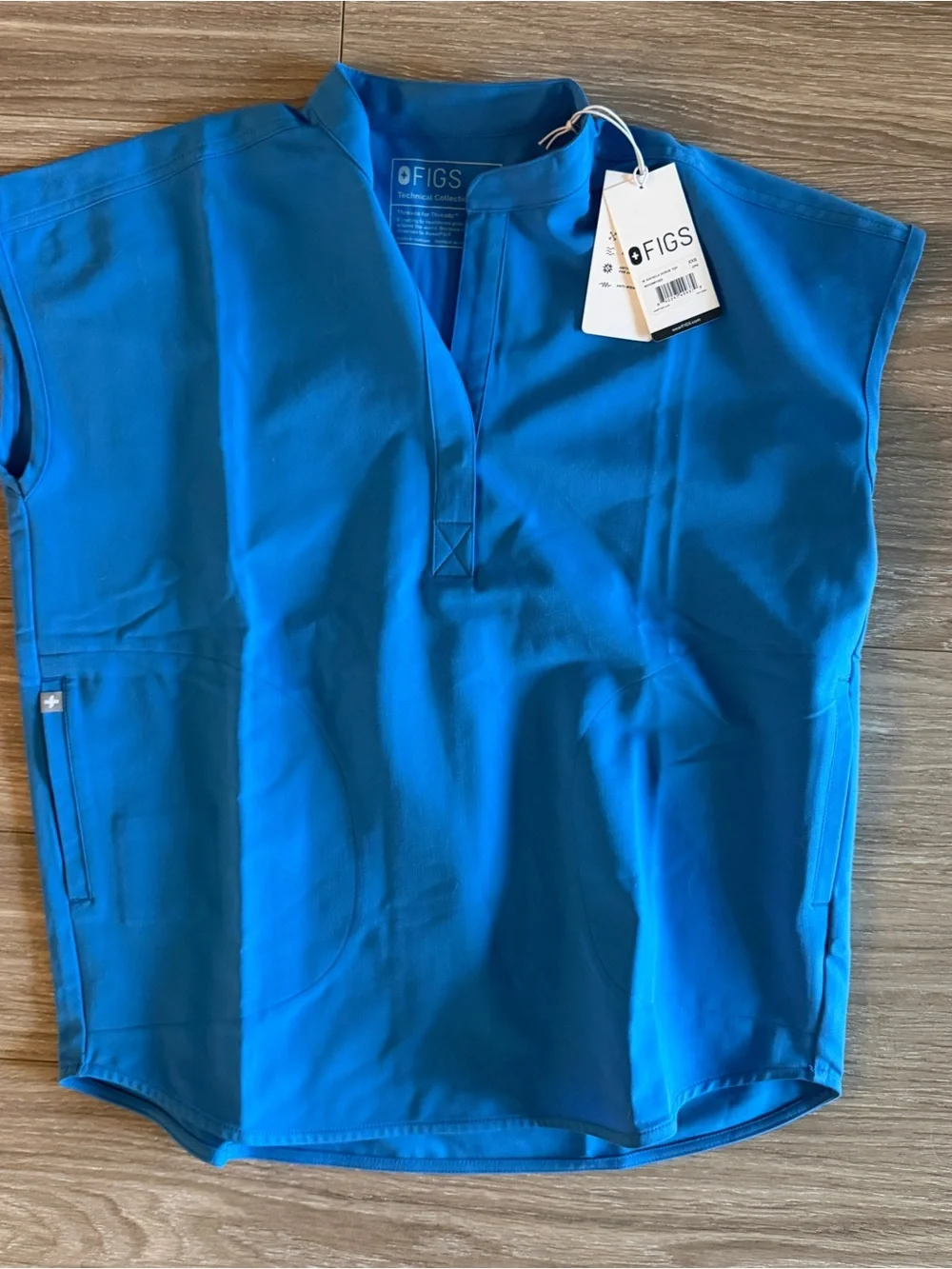 New Figs Rafaela Oversized Scrub Top Capri Blue size XXS - Picture 2 of 5